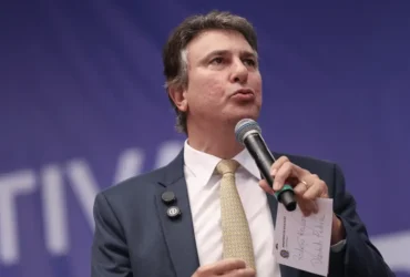 Ministro da Educação defende que professor deve ser valorizado e bem remunerado