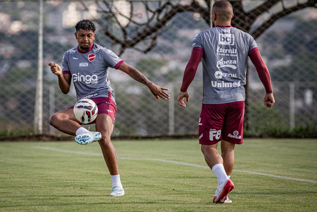 Vila Nova x Amazonas: duelo decisivo pela sobrevivência na Série B do Brasileirão. Imagem: @betocorreaphoto