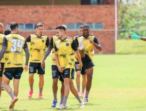 Volta Redonda: onde assistir, escalações e tudo sobre o duelo contra o rebaixamento na Série B. Imagem: @ecacrescimos
