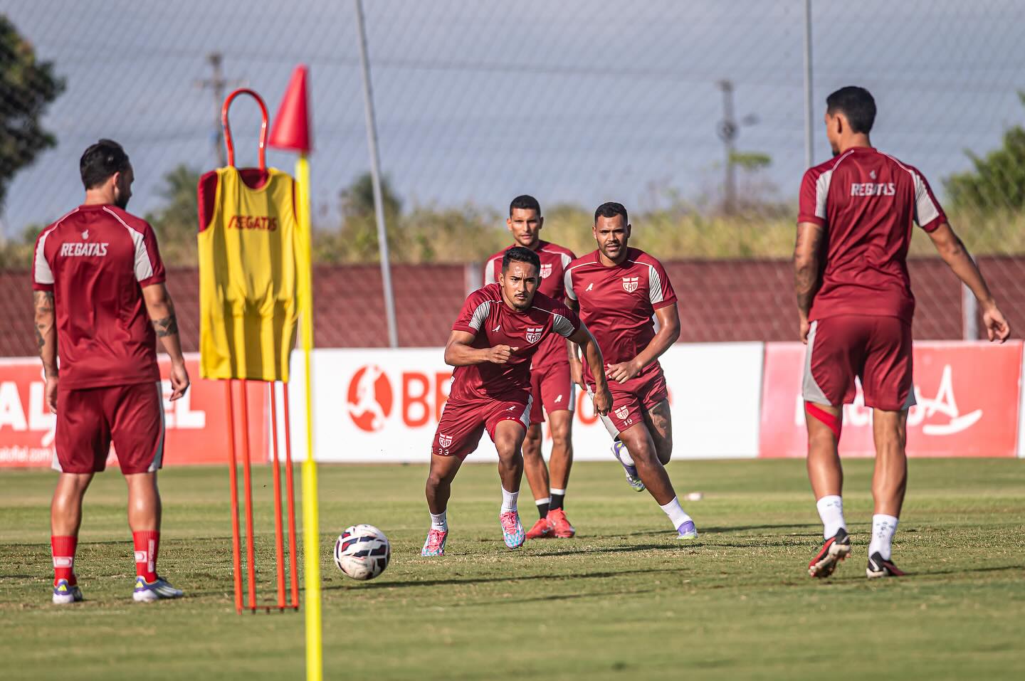 CRB x Atlético-GO: onde assistir, escalações e tudo sobre o duelo pela Série B 2025. Imagem: @franciscocedrimfotografia