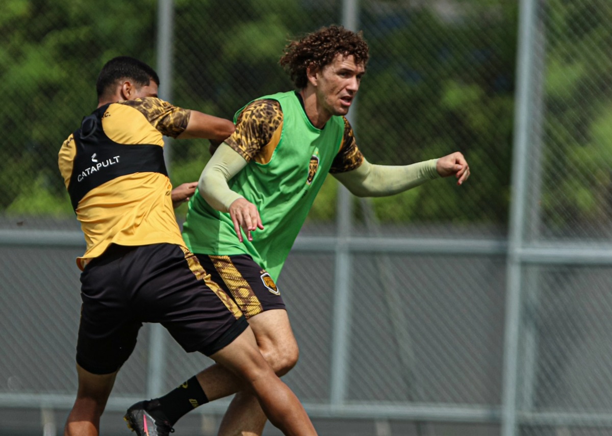 Vila Nova x Amazonas: duelo decisivo pela sobrevivência na Série B do Brasileirão. Imagem: @joaonormandoc AMFC