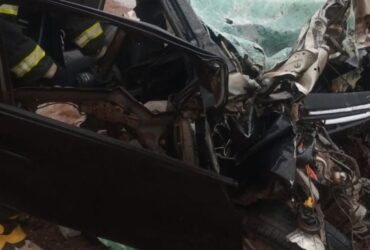 Vítimas foram identificadas como Ana Caroline Colman Cruz, Milena Tavares Rodrigues e Luana de Oliveira Siqueira; todas estavam em um carro que colidiu com uma carreta