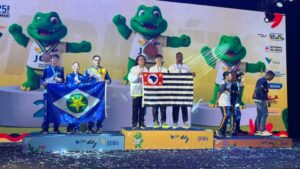Atleta de Sinop conquista medalha de prata por equipes no xadrez em competição nacional