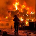 Operação do Corpo de Bombeiros mobilizou 15 viaturas e utilizou 200 mil litros de água para conter as chamas no bairro Coophamil