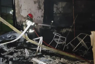 Explosão em churrasqueira fere quatro em Primavera do Leste