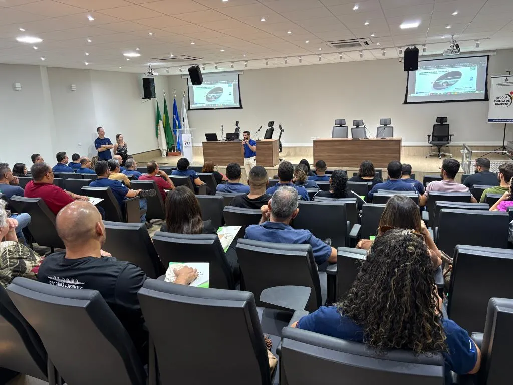 Detran-MT capacita servidores em vistoria veicular