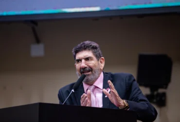 Dr. João assume relatoria para nomear espaços do Hospital Central