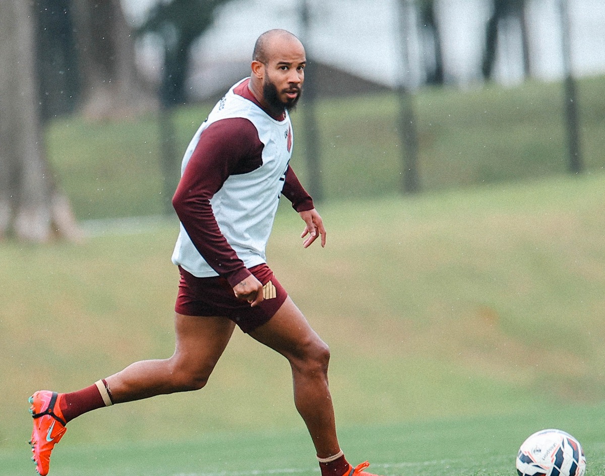 Atlético-GO x Athletico-PR: onde assistir, horário e prováveis escalações pela Série B. Imagem: Duda Matoso athletico.com.br Atlético-GO x Athletico-PR: onde assistir, horário e prováveis escalações pela Série B. Imagem: Duda Matoso athletico.com.br