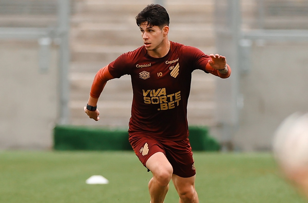 Athletico-PR x Avaí: onde assistir, escalações e tudo sobre o duelo decisivo na Série B. Imagem: Duda Matoso thletico.com.br