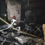 Acidente ocorreu na noite de domingo (5), na Avenida Dom Sebastião; fogo destruiu parte da edificação e materiais do imóvel