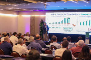 Sistema Famato apresenta papel estratégico do agro e defende agenda comum com indústria, comércio e cooperativismo