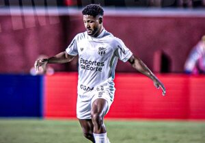 Ceará x Santos: onde assistir, horário e prováveis escalações pelo Brasileirão 2025. Imagem: Felipe Santos Ceará SC