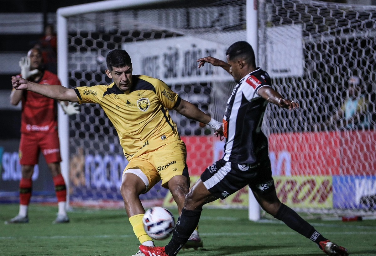 Amazonas x Criciúma: onde assistir, escalações e tudo sobre o duelo decisivo pela Série B. Imagem: Fernanda Trindade Athletic