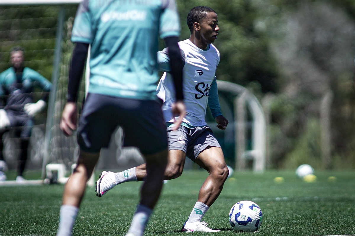Grêmio x Juventude: onde assistir, escalações e tudo sobre o clássico gaúcho pelo Brasileirão 2025. Imagem: Fernando Alves ECJ Grêmio x Juventude: onde assistir, escalações e tudo sobre o clássico gaúcho pelo Brasileirão 2025. Imagem: Fernando Alves ECJ