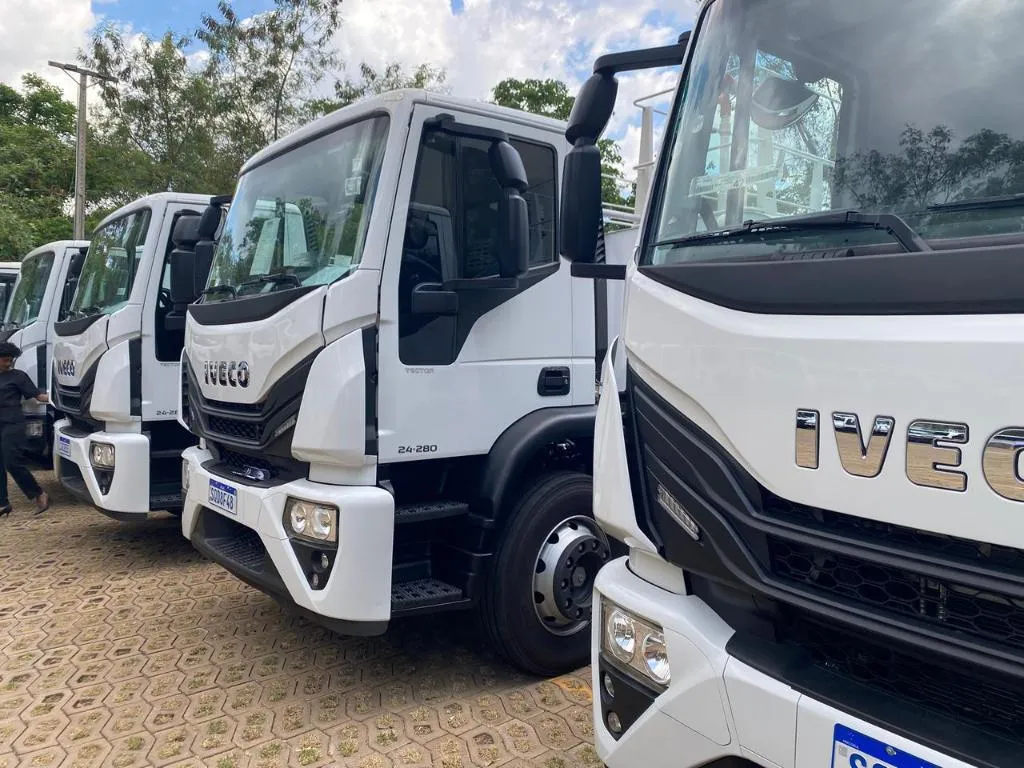 Governo reforça agricultura familiar com entrega de caminhões em MT