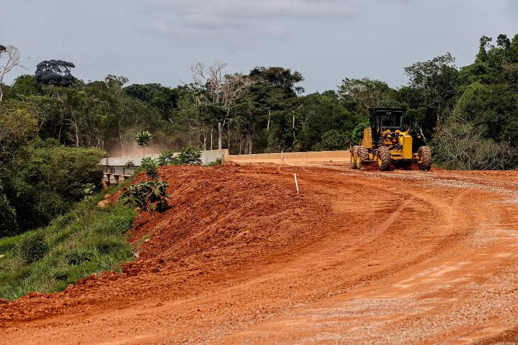 Governo de MT licita R$ 233 milhões em obras rodoviárias e urbanas