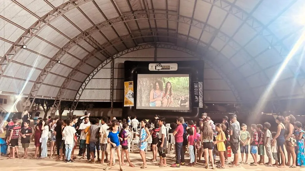 Projetos itinerantes levam cinema gratuito a Sorriso e Primavera