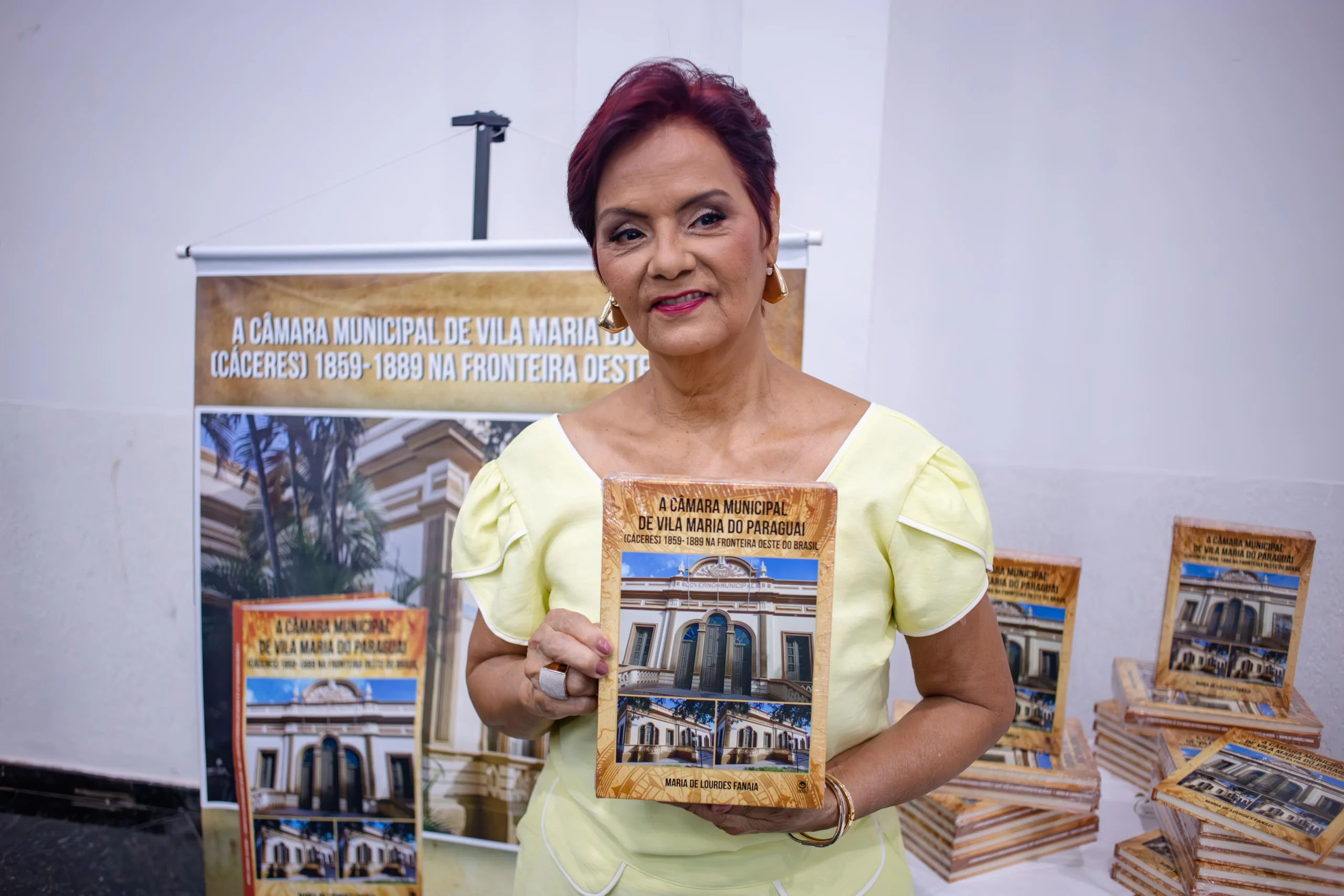 Livro resgata história da Câmara de Cáceres