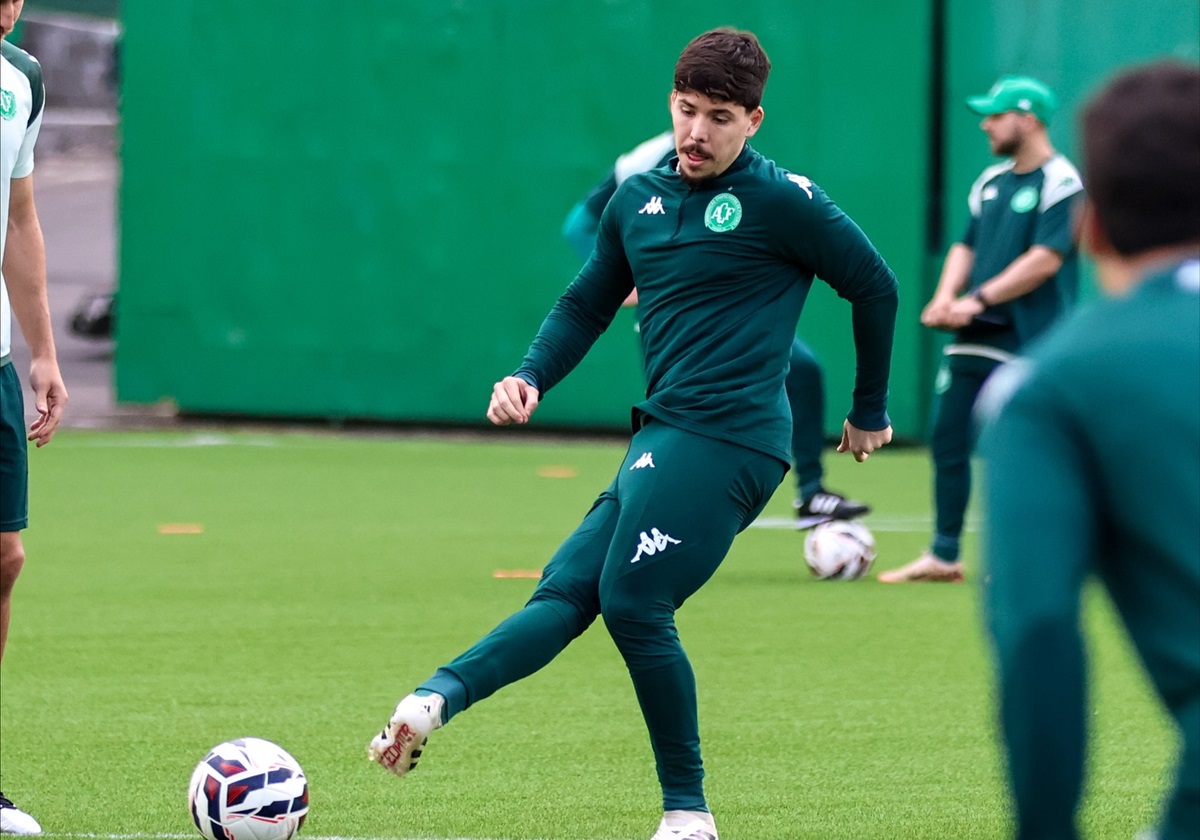 Remo x Chapecoense: onde assistir, escalações e tudo sobre o grande duelo da Série B no Baenão. Imagem: Luiz Ferrazzo ACF Remo x Chapecoense: onde assistir, escalações e tudo sobre o grande duelo da Série B no Baenão. Imagem: Luiz Ferrazzo ACF