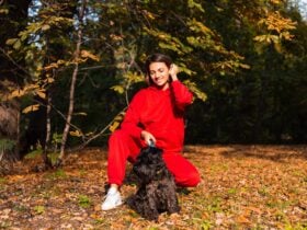 Mulher feliz na natureza