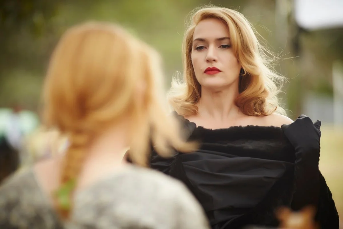 Nem todo mundo acredita que a vingança é um prato que deve ser servido frio - um quadro do filme