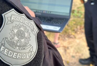 Homem já havia sido preso em 2017 e agora cumpria pena em regime semiaberto; investigação identificou posse e compartilhamento de arquivos de violência sexual contra crianças e adolescentes