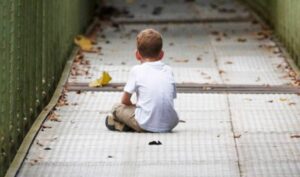 Entenda como funciona a pensão especial para órfãos do feminicídio