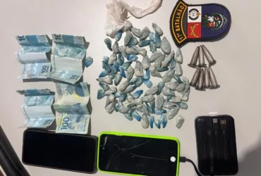 PM prende faccionados com 95 porções de drogas em Indiavaí