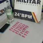 Polícia Militar prende jovem por tráfico de drogas no bairro Pedra 90