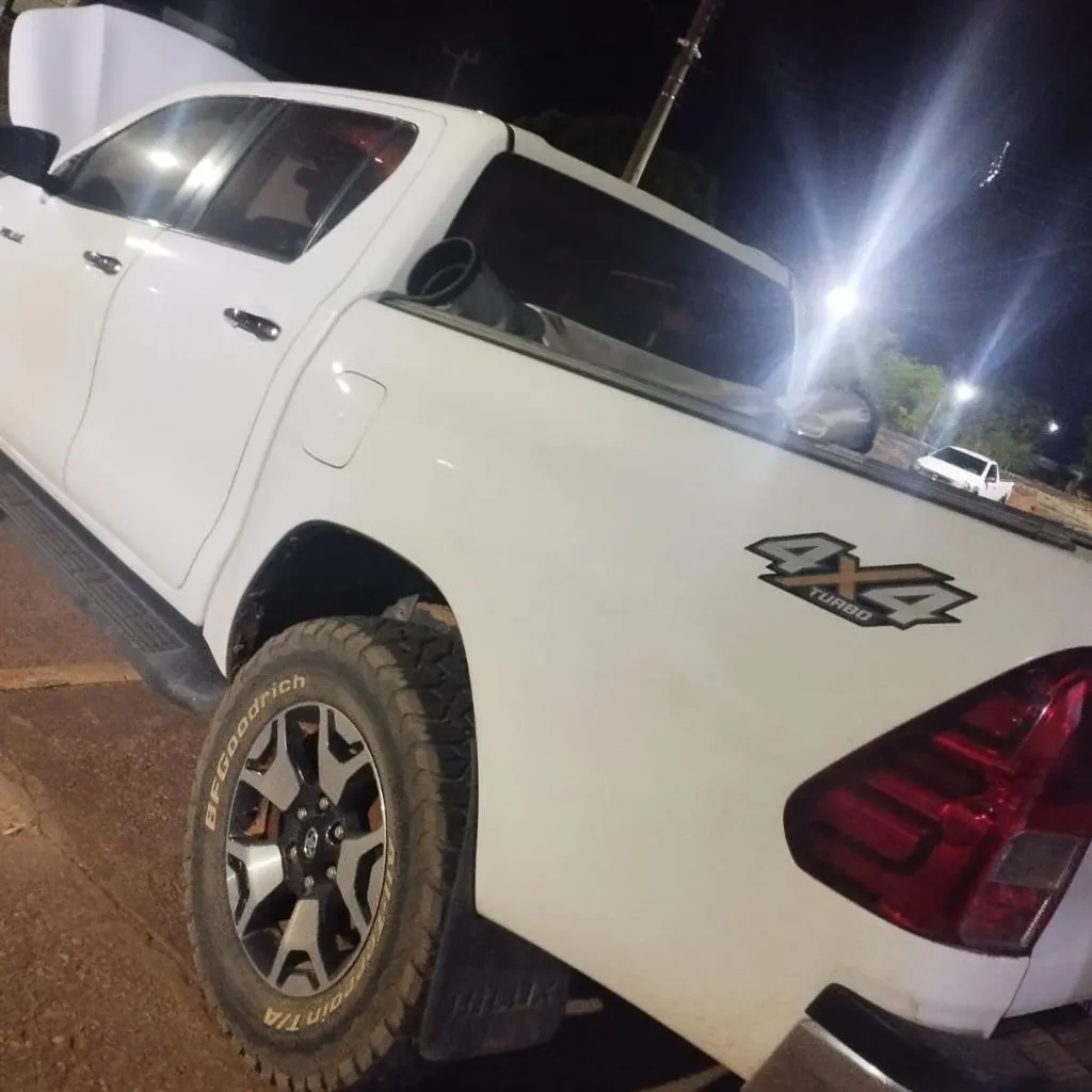 Polícia Militar Recupera Caminhonete Furtada e Prende Homem em Curvelândia