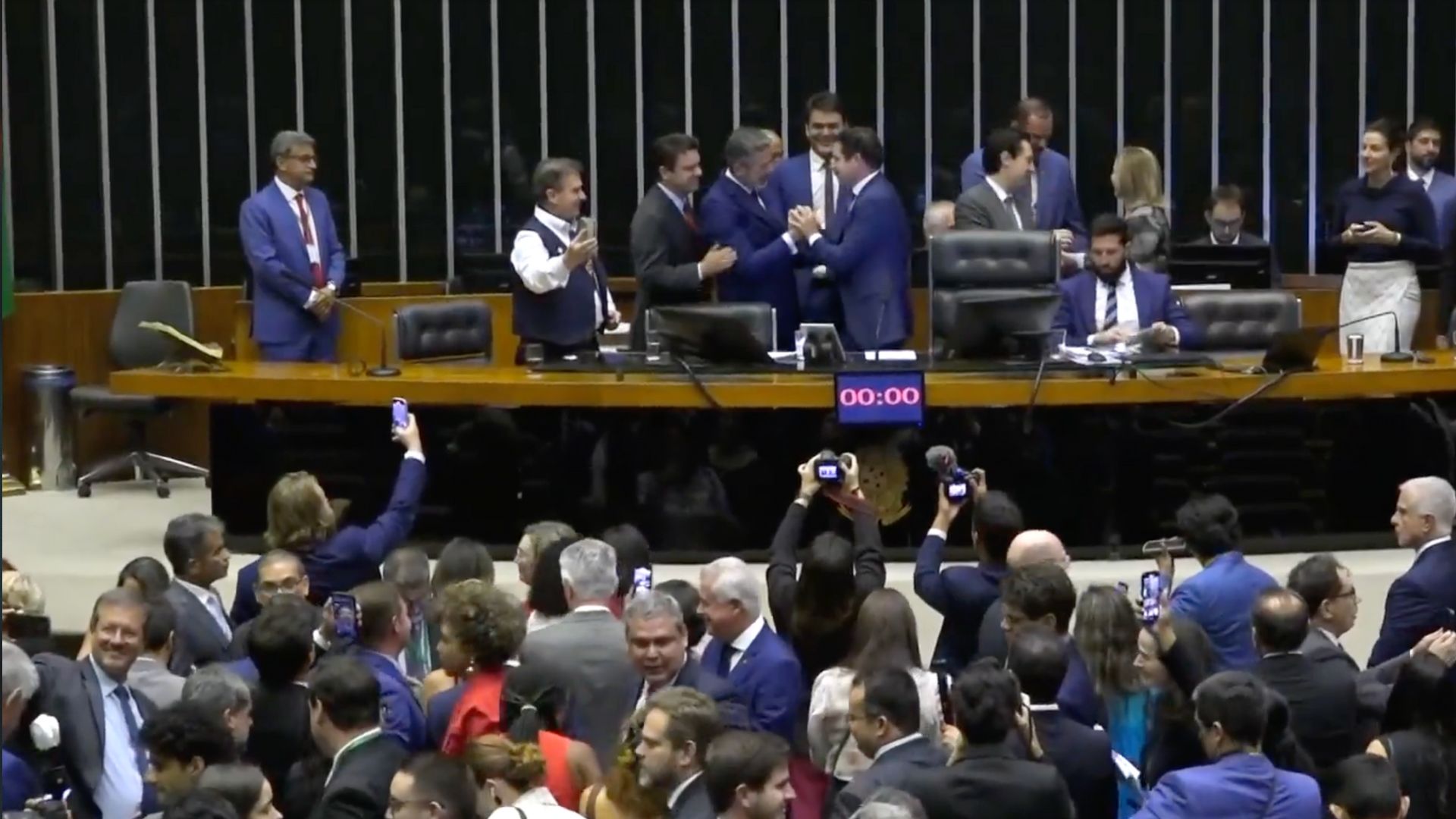 Por unanimidade, Câmara aprova ampliação da isenção do IR