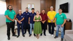 Prefeita de Várzea Grande discute melhorias salariais para motoristas de ambulância