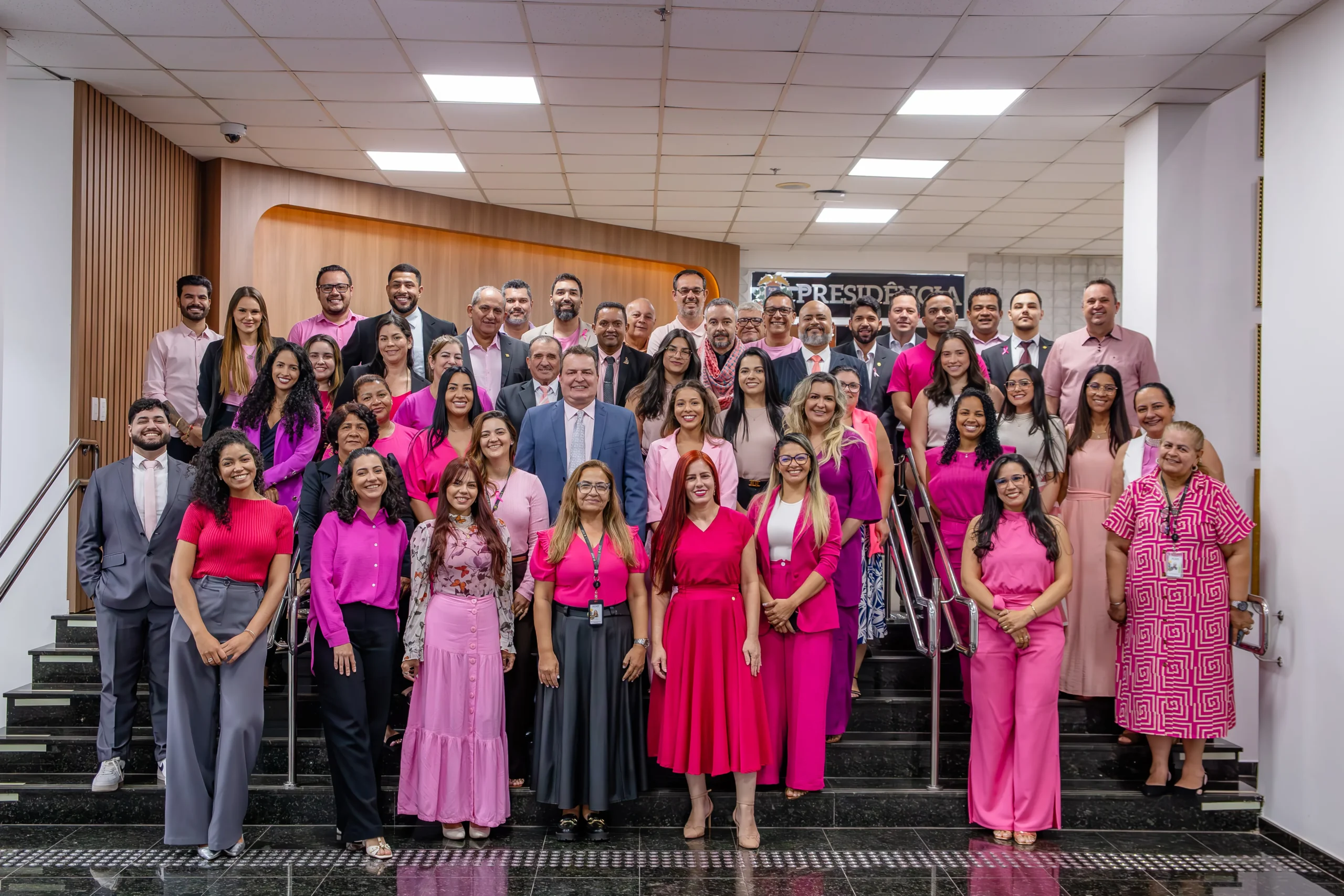 Max Russi reforça adesão ao Outubro Rosa na ALMT