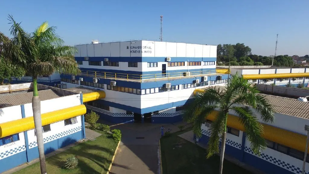 Primeira-dama e PMMT homenageiam mulheres policiais em Cuiabá