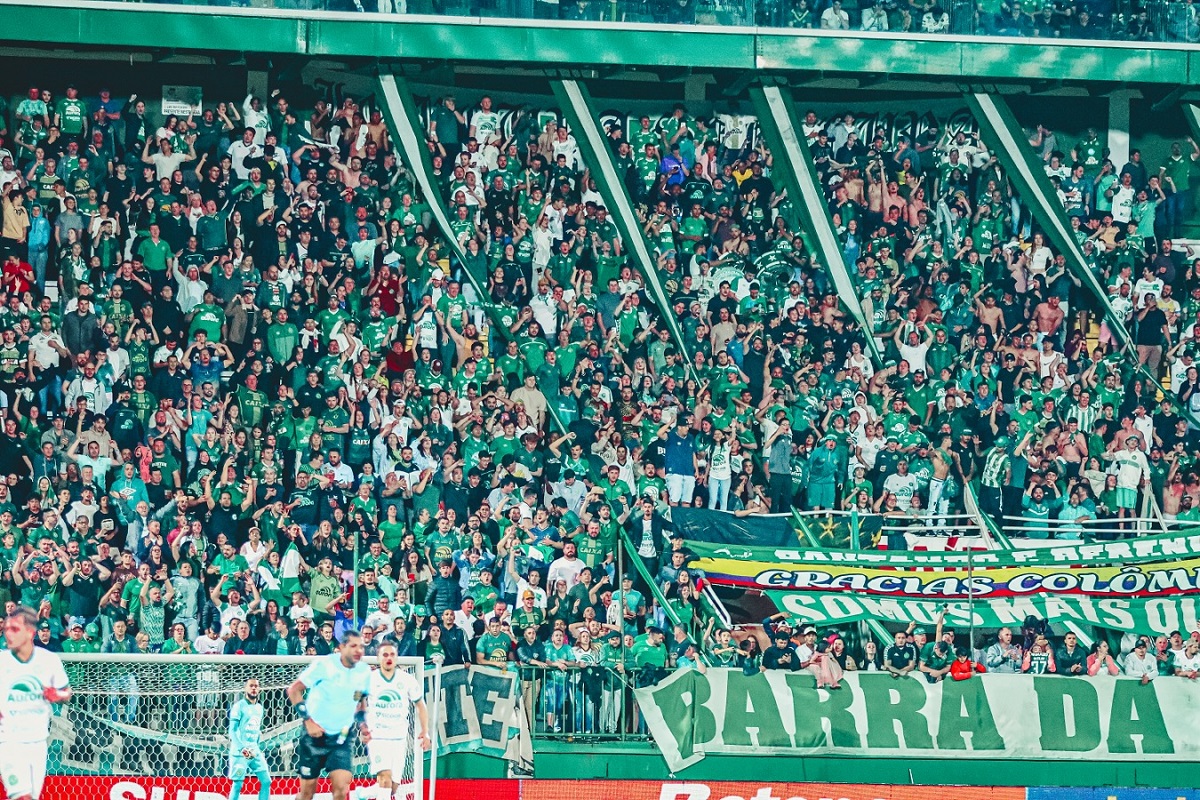 Brusque x Chapecoense: Onde assistir ao vivo e informações do clássico catarinense. Imagem: Rafael Bressan ACF