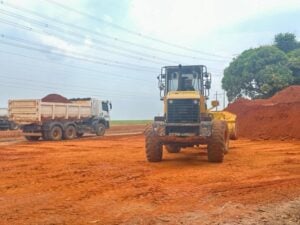 Sinop promove manutenção em três estradas vicinais simultaneamente