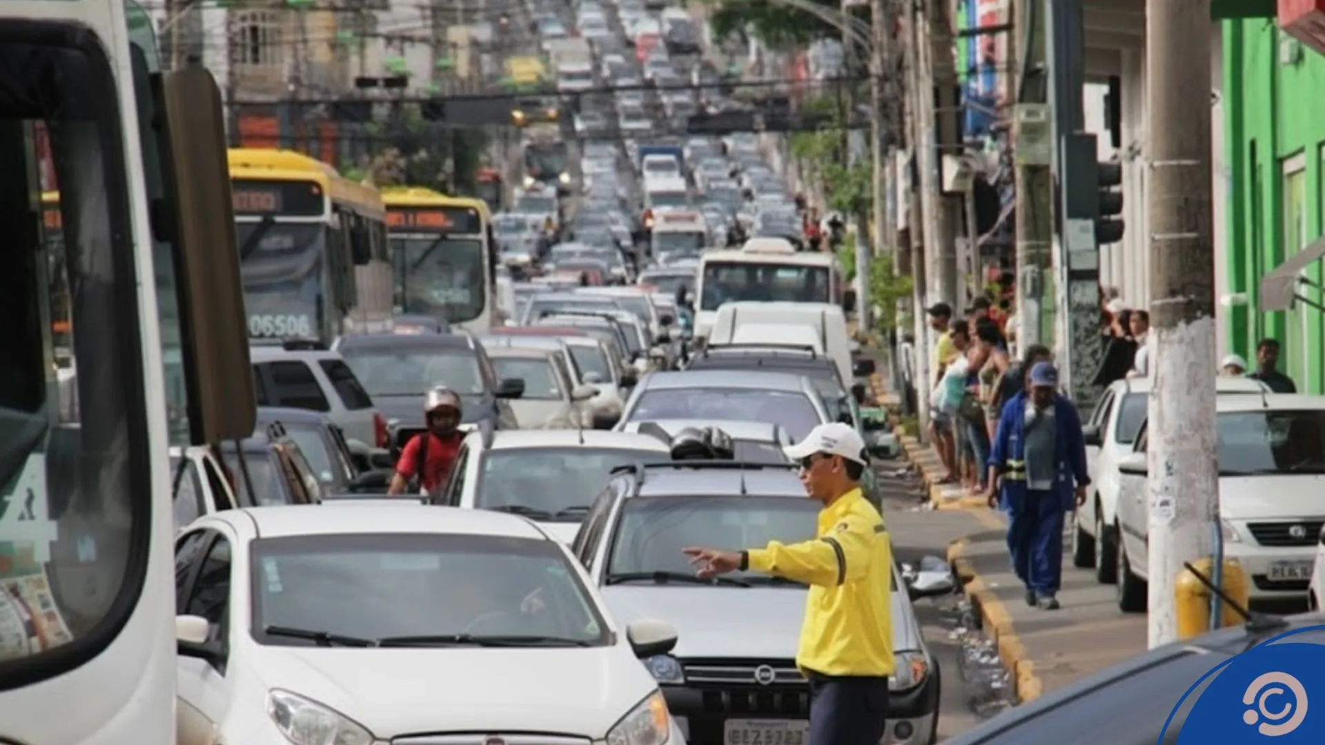 Trânsito na capital de Mato Grosso - Cuiabá MT