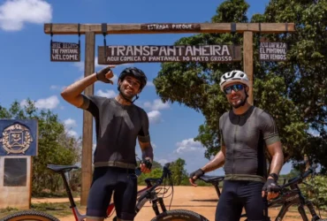 Atletas cruzam Transpantaneira em pedalada pela preservação do Pantanal