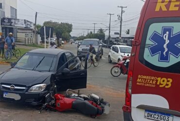 Acidente aconteceu na tarde desta quinta-feira (2), na avenida Dall'Alba; vítima sofreu apenas escoriações e foi encaminhada ao Pronto Atendimento Municipal