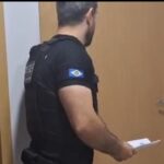 Ação policial resultou na apreensão de veículo usado no crime e na prisão de um suspeito que tentou destruir o celular durante abordagem