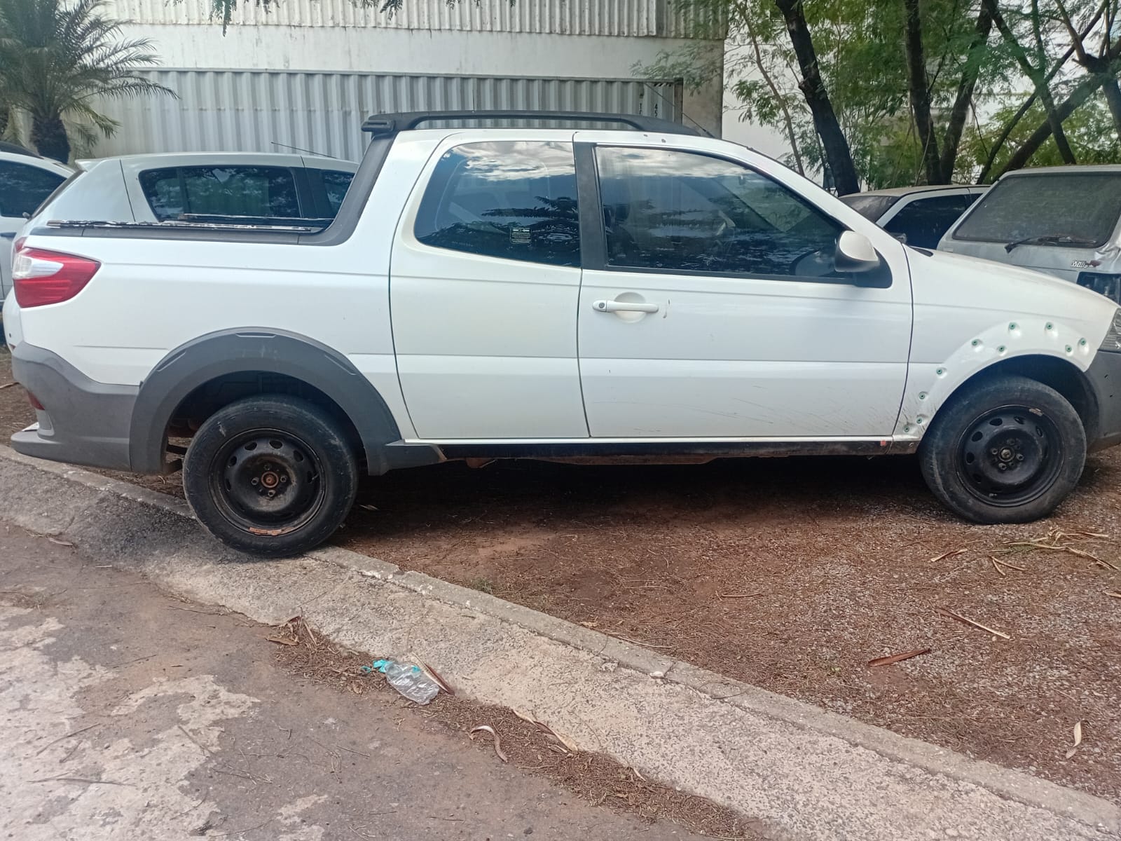 Fiat Strada branco com registro de roubo em Tangará da Serra foi identificado pelo sistema de monitoramento municipal; veículo estava em posse de um morador que alegou desconhecer a origem ilícita