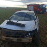 Vítima de 38 anos retornava para casa quando perdeu o controle da direção e capotou o carro; Bombeiros fizeram o resgate e encaminharam ao Hospital São Lucas