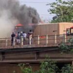 Três carretas se envolvem em colisão e pegam fogo na BR-364 em Rondonópolis