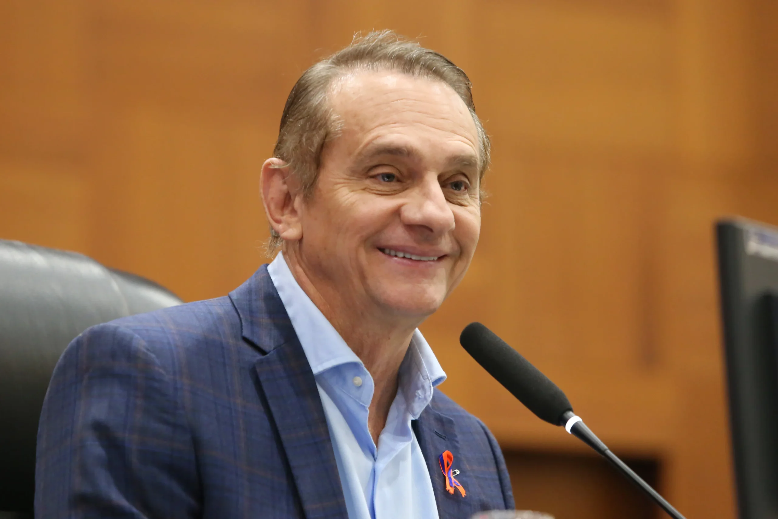 Wilson Santos busca R$ 20 milhões para lojistas do Shopping Popular