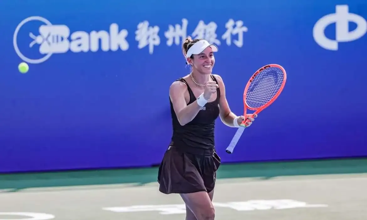 Luisa Stefani retorna ao top 20 e garante vaga inédita no WTA Finals