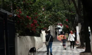 Capital paulista enfrenta chuva intensa e céu encoberto