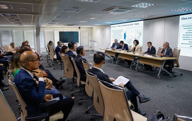 Brasil e China trocam experiências sobre desenvolvimento regional e transformação digital -