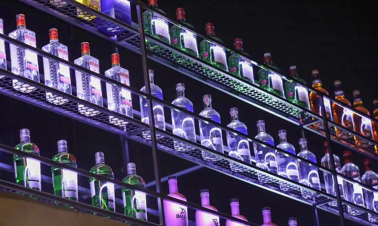 Brasil registra 46 casos confirmados de intoxicação por metanol após consumo de bebidas alcoólicas - Sandro Araújo/Agência Saúde DF