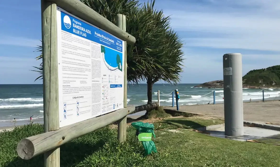 Litoral fluminense conquista oito praias com certificado Bandeira Azul
