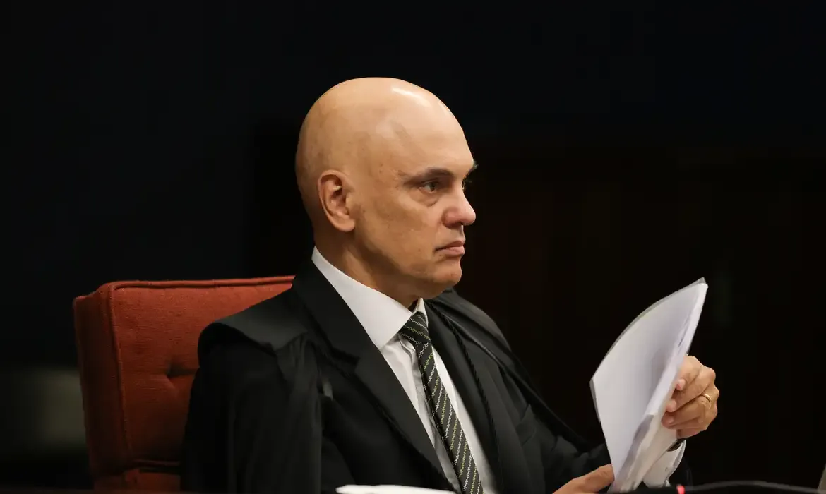 Moraes destitui advogados de réus no núcleo 2 da trama golpista